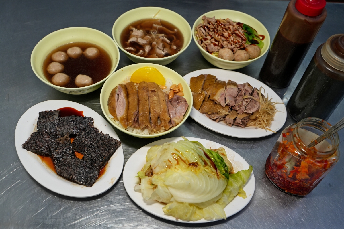 【八德美食】名家當歸鴨 – 八德在地的人氣平價小吃,肉肉控必點鴨腿飯,溫潤的當歸湯可免費續,暑假還有宵夜場喔! - 第16張圖 【八德美食】名家當歸鴨 – 八德在地的人氣平價小吃,肉肉控必點鴨腿飯,溫潤的當歸湯可免費續,暑假還有宵夜場喔!