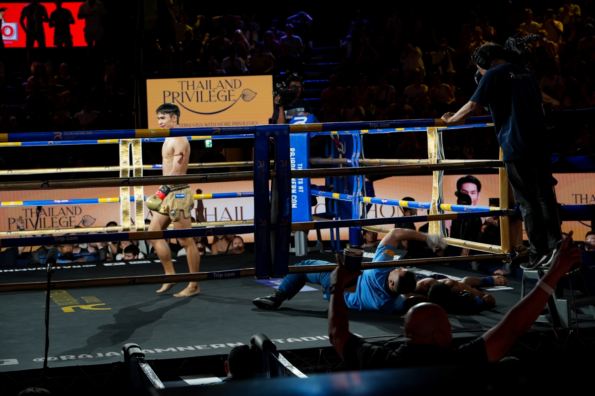 【曼谷景點】Rajadamnern Muay Thai Stadium – 格鬥迷們必朝聖的傳奇泰拳聖地！近距離感受傳統搏擊與體術的震撼～