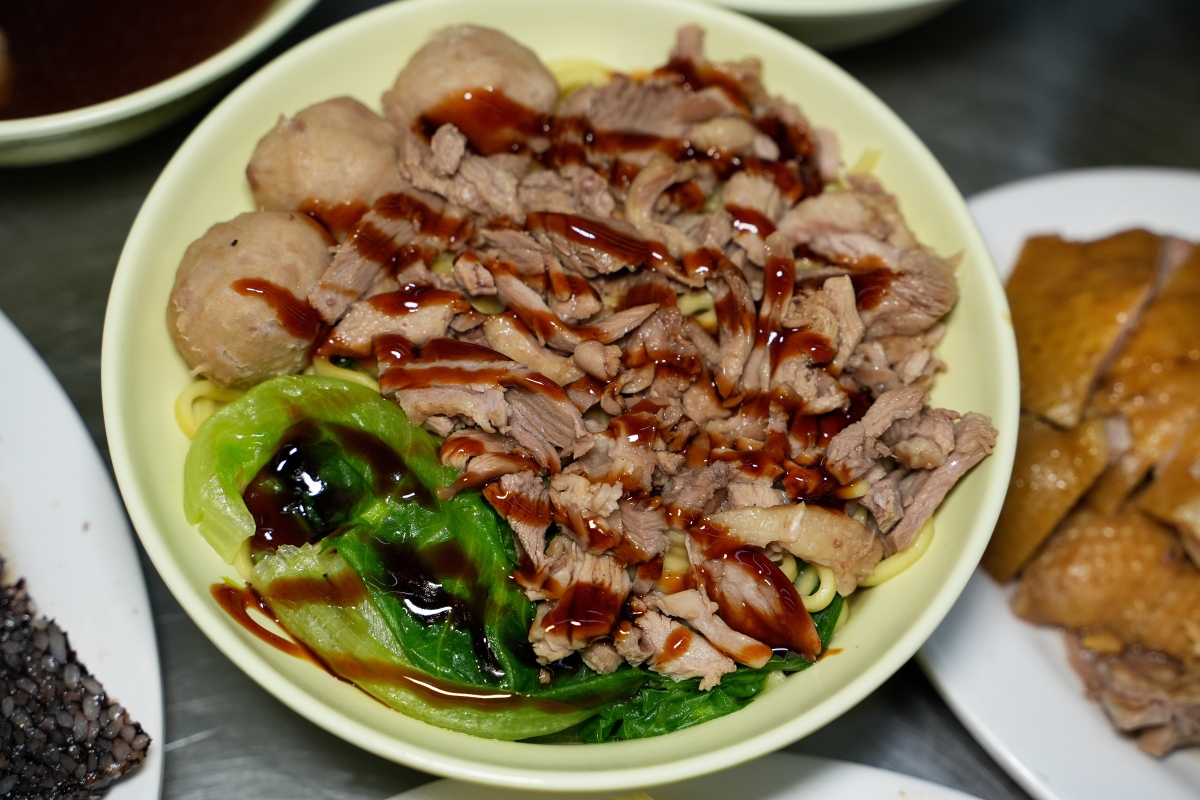 【八德美食】名家當歸鴨 – 八德在地的人氣平價小吃,肉肉控必點鴨腿飯,溫潤的當歸湯可免費續,暑假還有宵夜場喔! - 第19張圖 【八德美食】名家當歸鴨 – 八德在地的人氣平價小吃,肉肉控必點鴨腿飯,溫潤的當歸湯可免費續,暑假還有宵夜場喔!