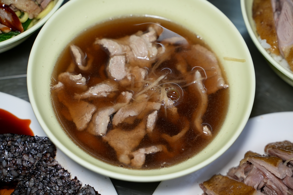 【八德美食】名家當歸鴨 – 八德在地的人氣平價小吃,肉肉控必點鴨腿飯,溫潤的當歸湯可免費續,暑假還有宵夜場喔! - 第23張圖 【八德美食】名家當歸鴨 – 八德在地的人氣平價小吃,肉肉控必點鴨腿飯,溫潤的當歸湯可免費續,暑假還有宵夜場喔!