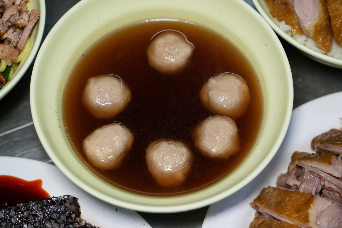 【八德美食】名家當歸鴨 – 八德在地的人氣平價小吃,肉肉控必點鴨腿飯,溫潤的當歸湯可免費續,暑假還有宵夜場喔! - 第25張圖 【八德美食】名家當歸鴨 – 八德在地的人氣平價小吃,肉肉控必點鴨腿飯,溫潤的當歸湯可免費續,暑假還有宵夜場喔!