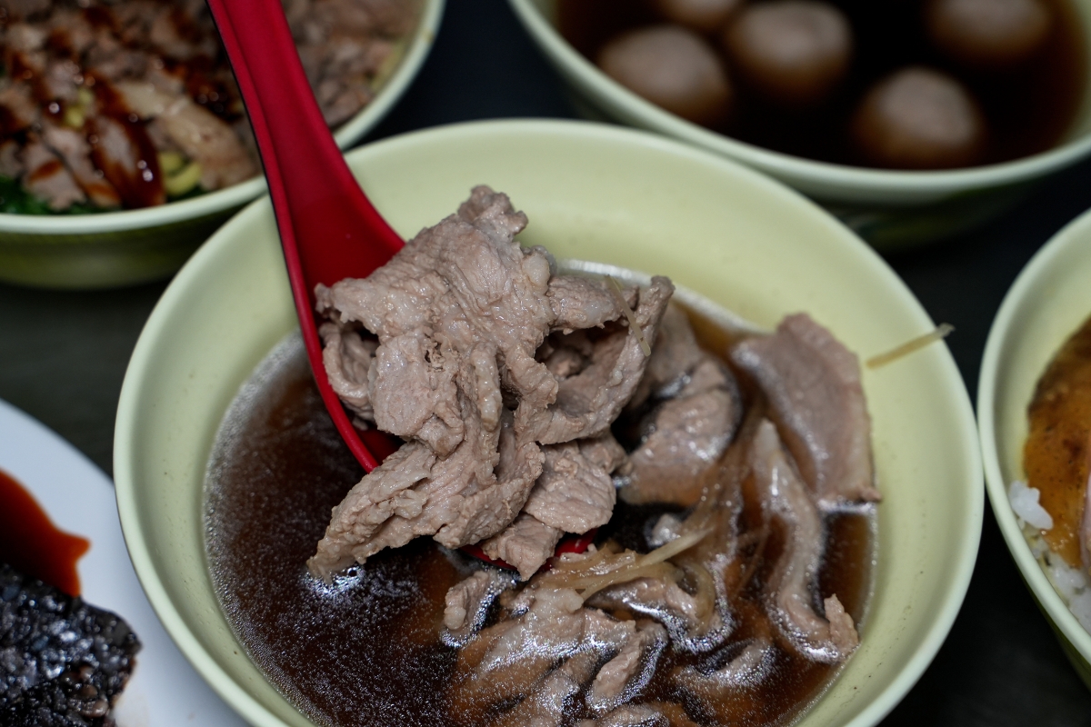 【八德美食】名家當歸鴨 – 八德在地的人氣平價小吃,肉肉控必點鴨腿飯,溫潤的當歸湯可免費續,暑假還有宵夜場喔! - 第24張圖 【八德美食】名家當歸鴨 – 八德在地的人氣平價小吃,肉肉控必點鴨腿飯,溫潤的當歸湯可免費續,暑假還有宵夜場喔!