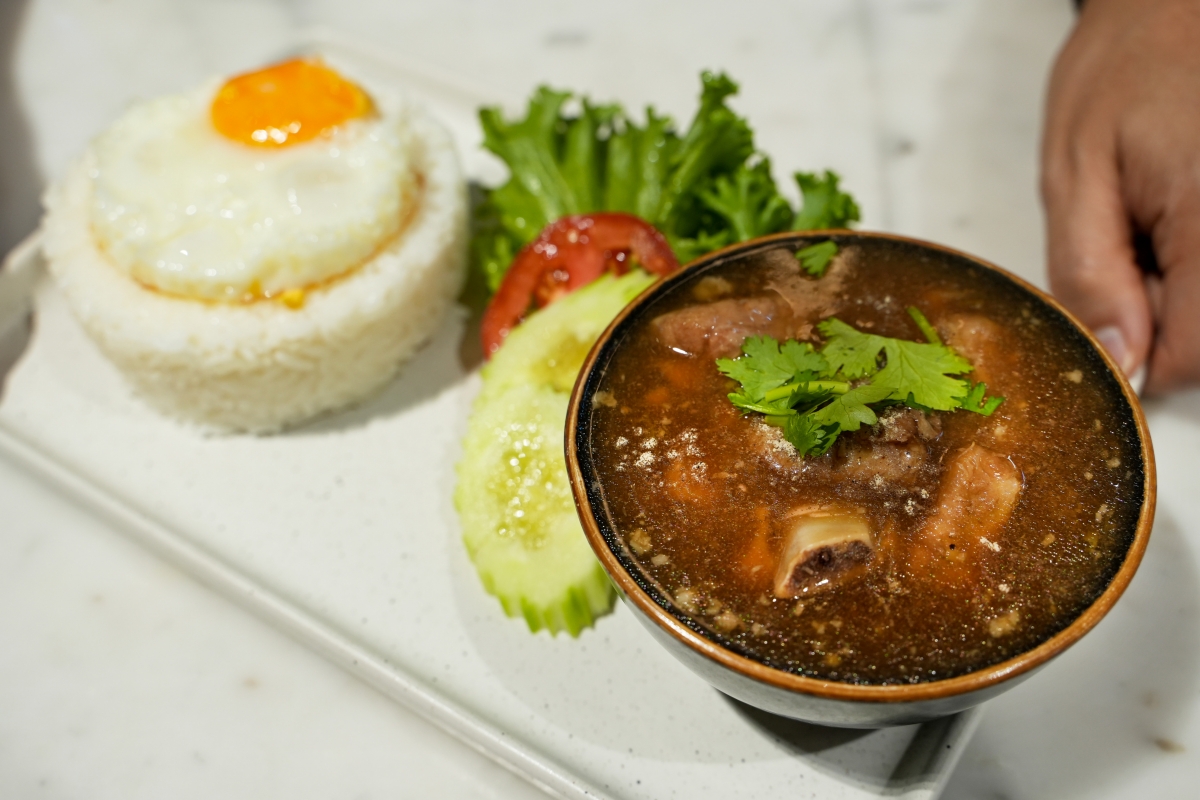 【曼谷美食】邢泰記 One Bangkok店 – 在One Bangkok就品嚐得到舊城區70年老字號古早味!鐵鍋蛋與古早味咖啡都是必點品項 - 第17張圖 【曼谷美食】邢泰記 One Bangkok店 – 在One Bangkok就品嚐得到舊城區70年老字號古早味!鐵鍋蛋與古早味咖啡都是必點品項