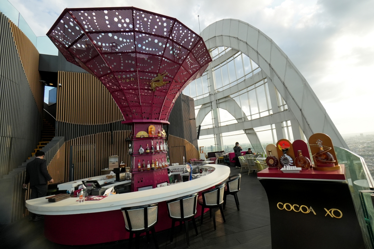 【曼谷美食】COCOA XO Bar – 與眾不同的曼谷市中心高樓酒吧,在57樓一面品味各種巧克力、一面賞百萬夜景的奢華夜晚 - 第5張圖 【曼谷美食】COCOA XO Bar – 與眾不同的曼谷市中心高樓酒吧,在57樓一面品味各種巧克力、一面賞百萬夜景的奢華夜晚