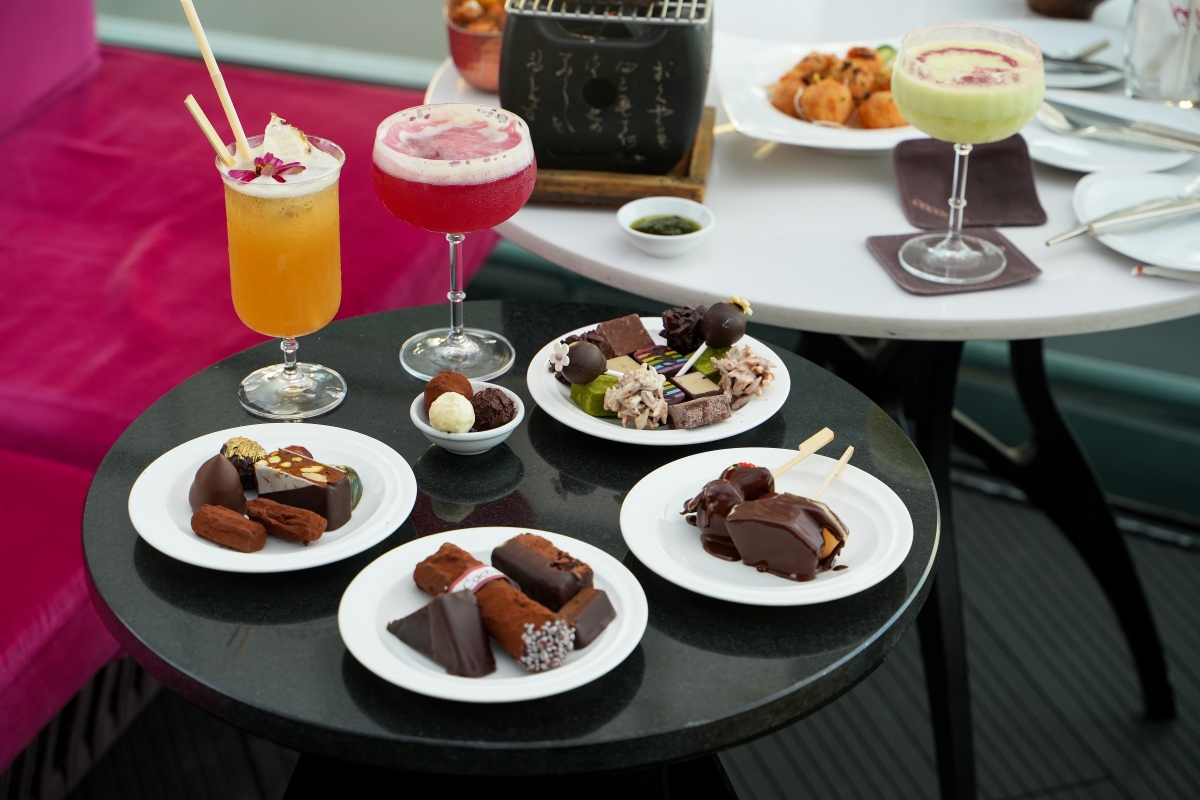 【曼谷美食】COCOA XO Bar – 與眾不同的曼谷市中心高樓酒吧,在57樓一面品味各種巧克力、一面賞百萬夜景的奢華夜晚 - 第19張圖 【曼谷美食】COCOA XO Bar – 與眾不同的曼谷市中心高樓酒吧,在57樓一面品味各種巧克力、一面賞百萬夜景的奢華夜晚